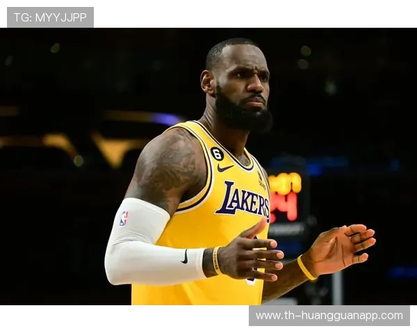 历史得分王卡里姆以勾手主导内线打法与詹姆斯迥异