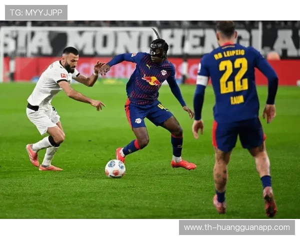 多特蒙德防线频频被打穿，全队站位混乱成主要症结