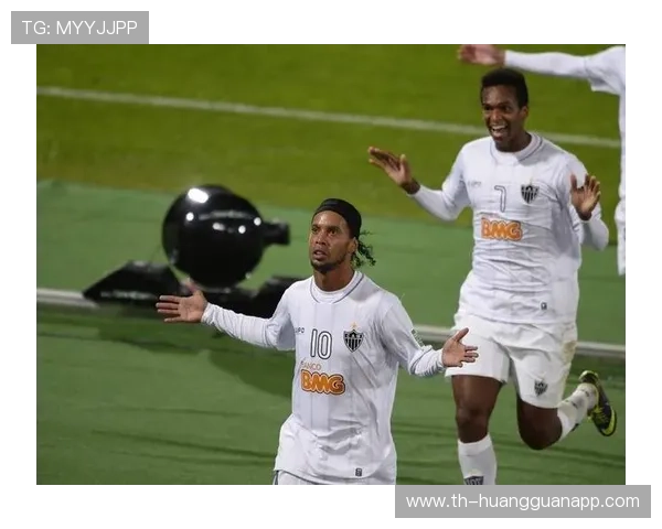 小罗退役后还在夜店当DJ？这反差谁懂啊