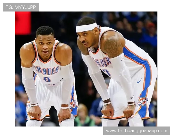 安东尼无球跑位拉开空间，但单打不及巅峰