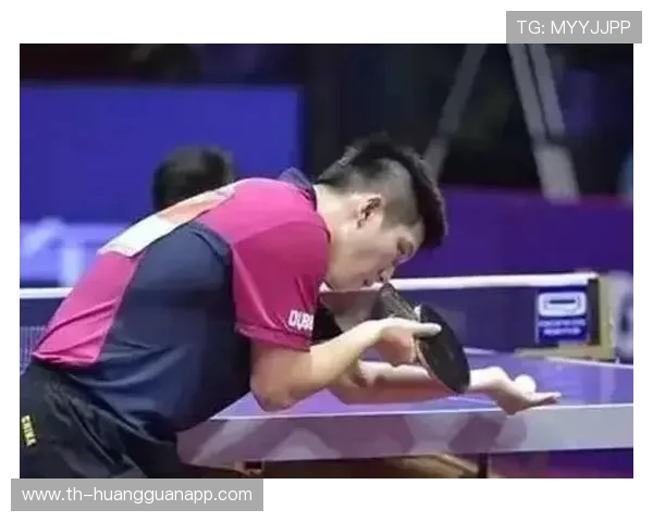 双重触球规则详解：开球或发球后连续触球是否构成犯规