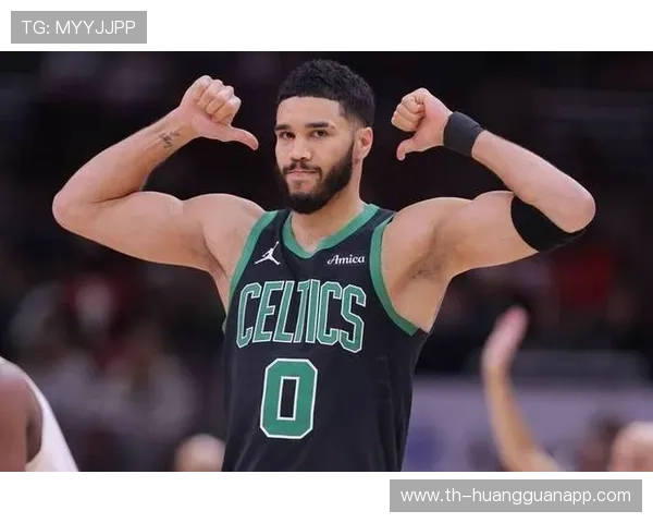 布朗单打效率超塔图姆，挡拆制造更多空位